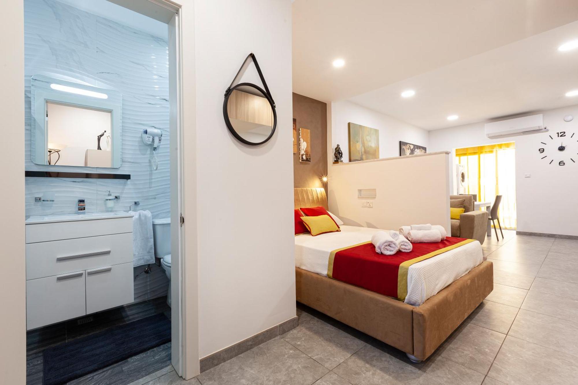 Modern & Lovely Studio - Prime Location Saint Julian's エクステリア 写真